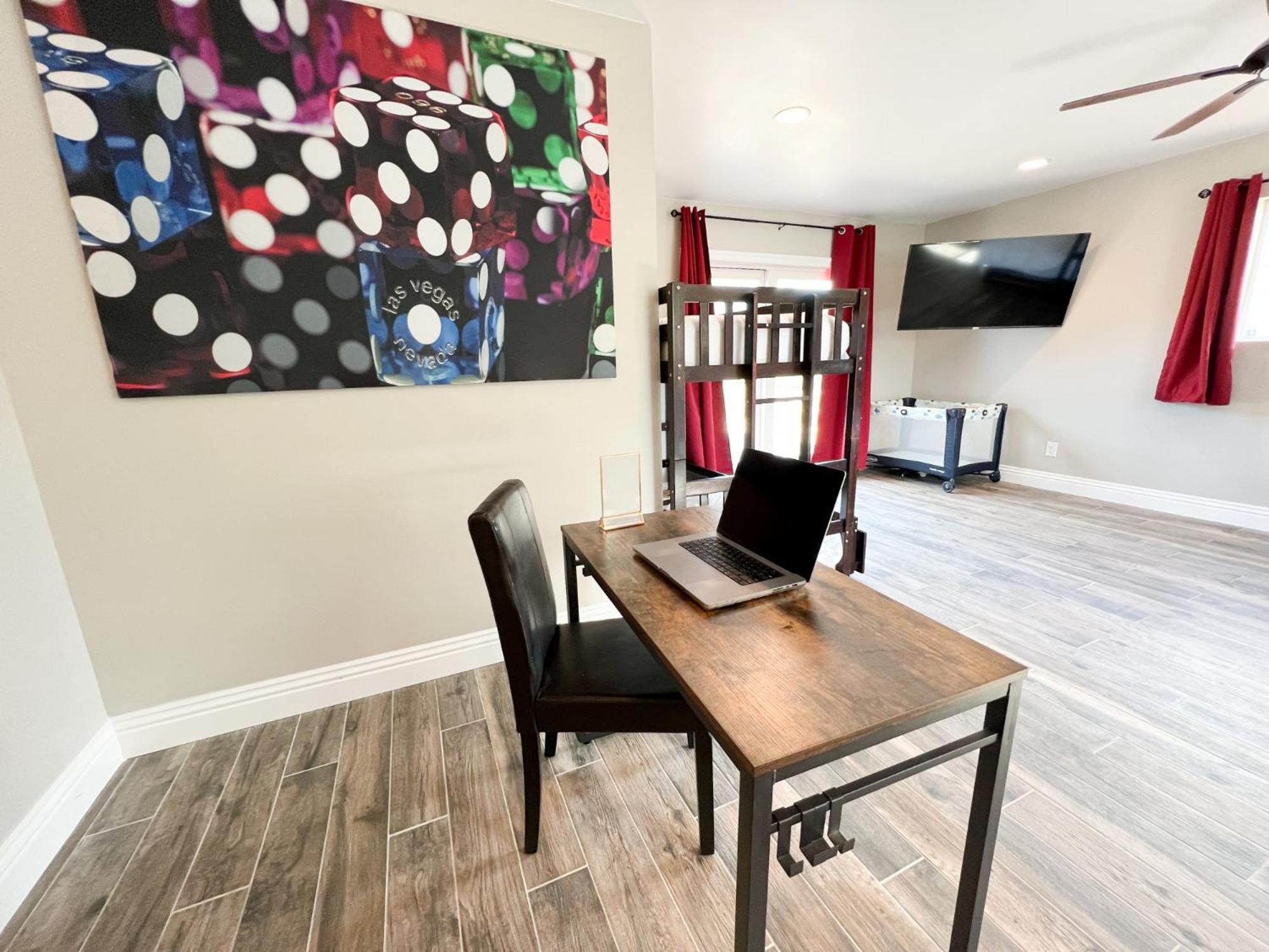 Lux Private Home - Pool, Billiards, 8 Smart Tvs, Board Games, Cotton Bedding - The Stone Sanctuary At Mccullough Hills Trailhead Las Vegas Dış mekan fotoğraf